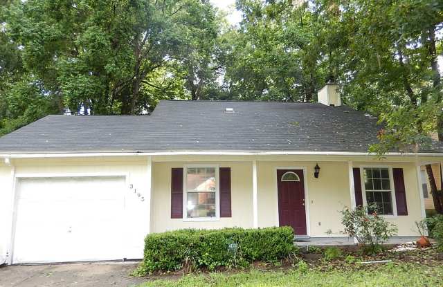 FABULOUS 3/2 w/ Huge Fenced Yard, Garage, Screened Porch,  W/D! Quiet Neigh! $1795/month Avail August 1st! photos photos