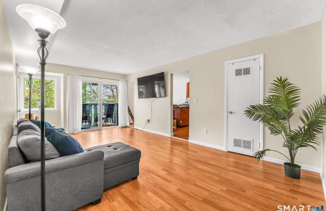 5 Birch Lane unit: F