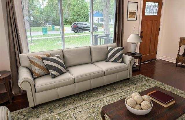 23096 HAWTHORNE Street