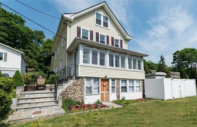 Photo of 227 Saw Mill River Road