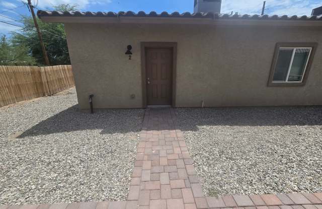 TOWNHOME AVAILABLE 2BD/1BA ALL TILE FLOORING!!! WON'T LAST!!