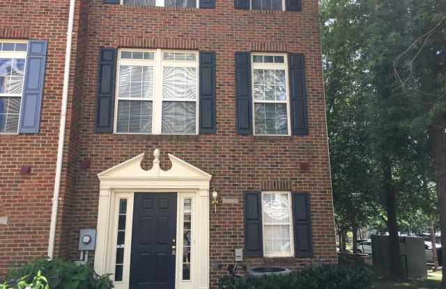 2702 MANHATTAN PLACE - 2702 Manhattan Place, Merrifield, VA 22180