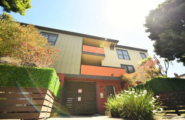 Photo of 524 E 17th St.