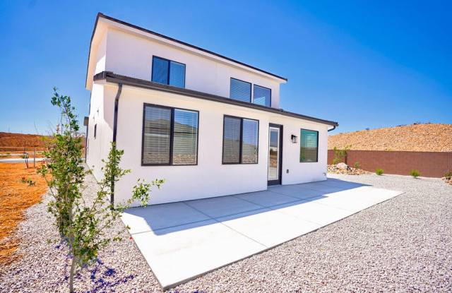 Brand New Desert Terrace 4 Bedroom for Rent