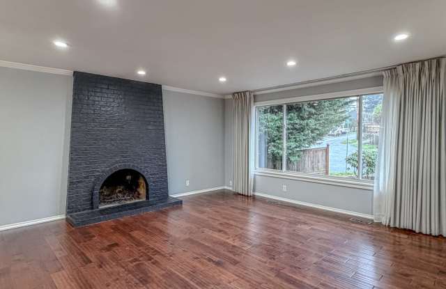 17127 38th Avenue West