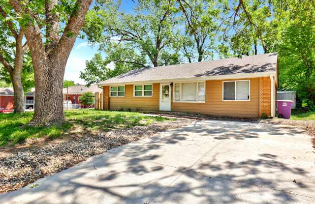 Photo of 2031 Collegeview