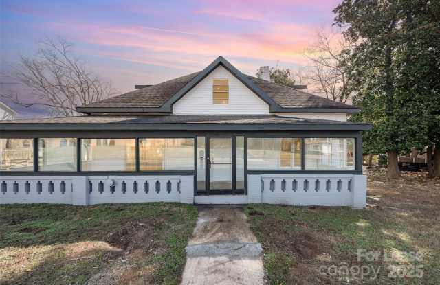 Photo of 1201 S Lafayette Street