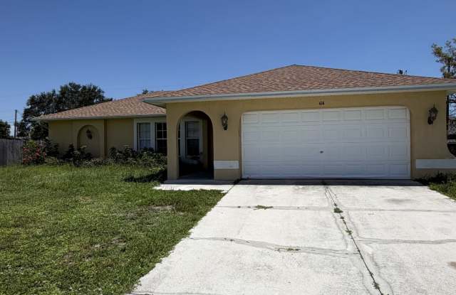 414 SE 13th St. Cape Coral, FL 33990