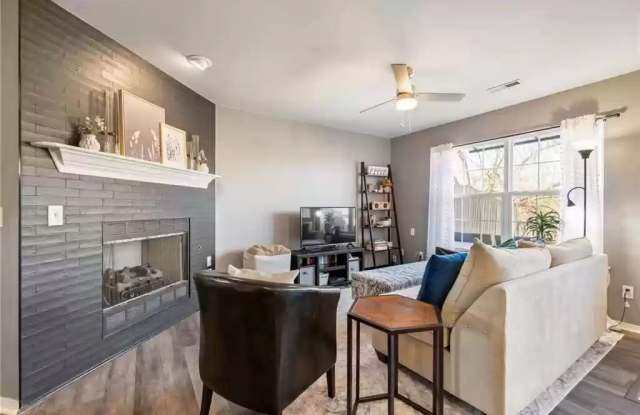 894 West Peachtree Drive