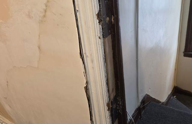 1st floor apartment, back yard, heat included