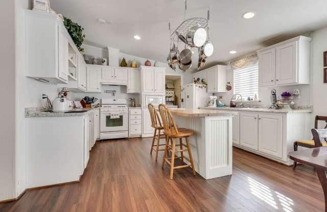 Photo of Charming Furnished Home in Age-Restricted Community – Just Bring Your Toothbrush!