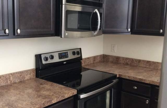 Unique Downtown York Apartment! 2 full baths!