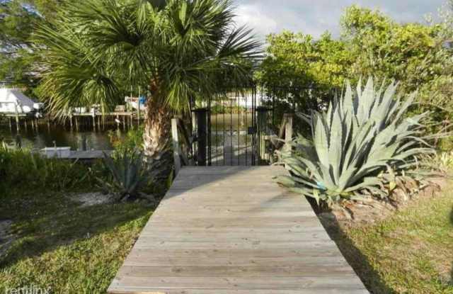 809 Hummingbird Way Apt 5C