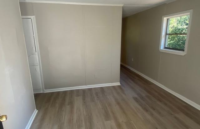 **AVAILABLE NOW**Midtown Columbus, GA 3 Bedroom / 1 Bathroom Home for