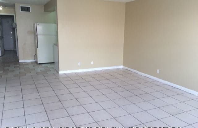 5645 NW 27 CT - 5645 NW 27th Ct, Lauderhill, FL 33313