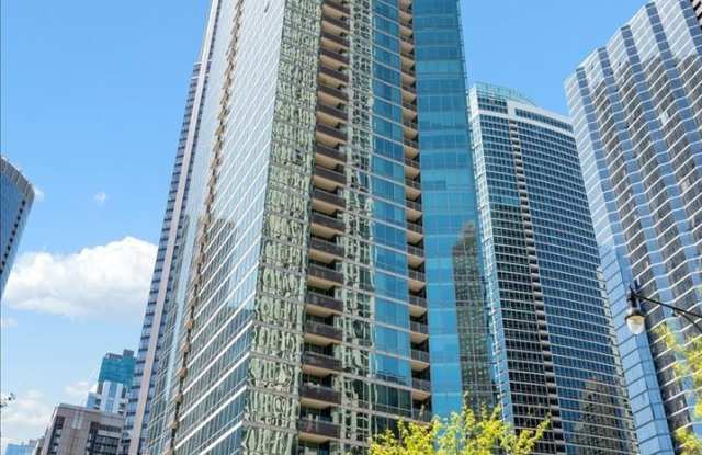 505 N McClurg Court