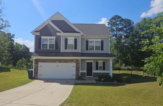 Like New- Immaculate 2-Story Home w/ 3 Bedroom 2.5 Bath with Loft Area.
