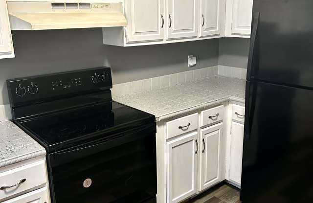 5560 Cresthaven Lane - A