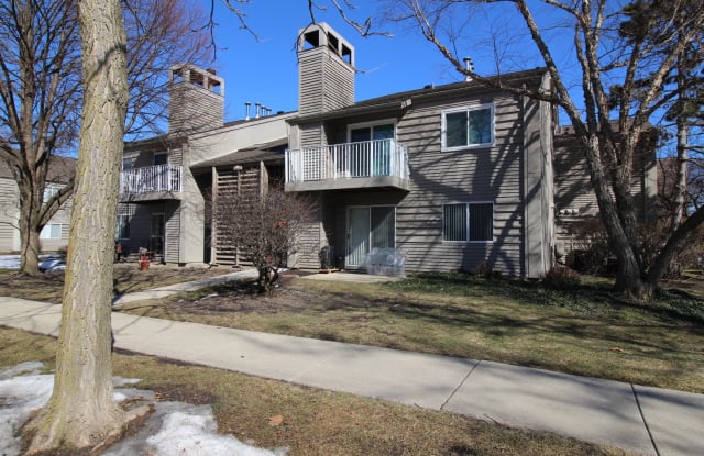 47 Orchard Terrace - 47 Orchard Terrace, Lombard, IL 60148