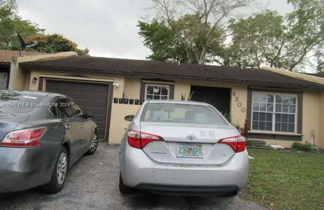 9300 E Elm Ln - 9300 East Elm Lane, Miramar, FL 33025