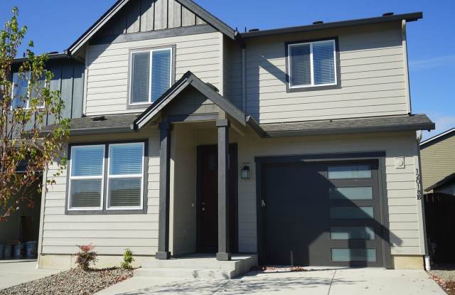 BRAND NEW Prairie Commons Luxury Townhome for Lease - 12018 NE 109th St Unit B photos photos