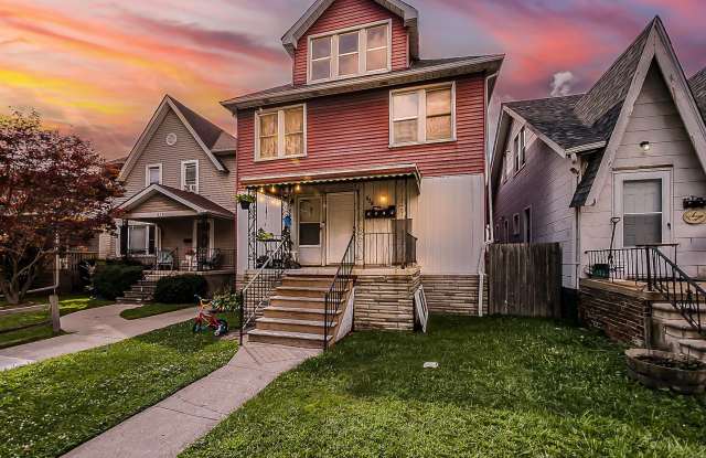 Photo of Welcome to this charming home located in the beautiful River Rouge, MI.