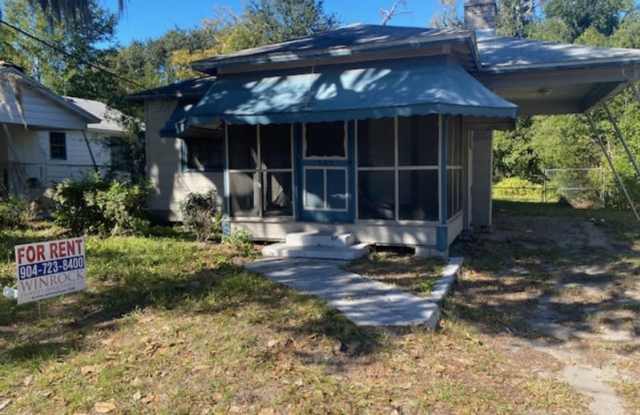 Photo of 565 Chestnut Drive