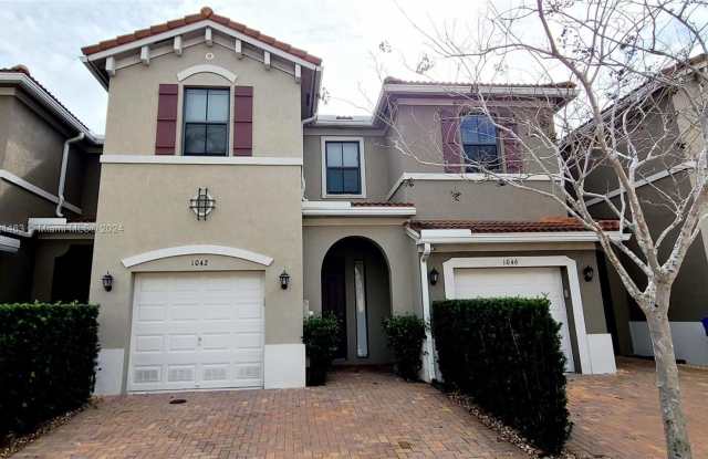 1042 NW 33rd Mnr