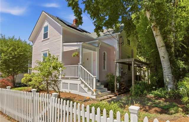 21 Clinton Avenue