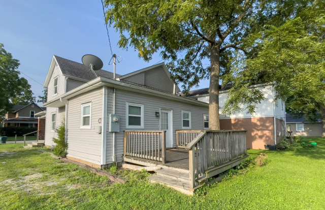 Photo of PRELEASING for AUGUST! Close to Campus