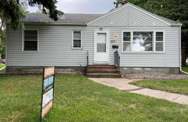 Photo of 3 Bed 1 Bath w/ Central Air