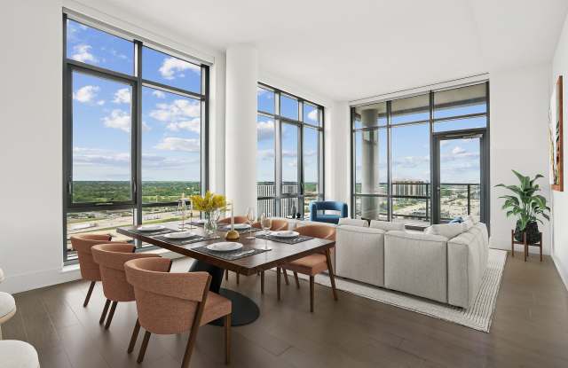 One Oak Brook Commons