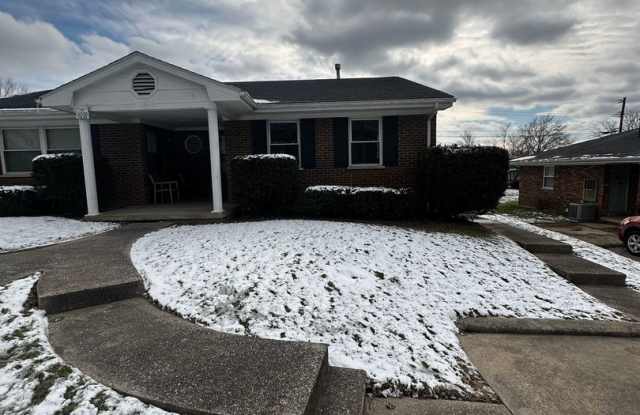 Ground Floor 2 bedroom Duplex - Winchester!