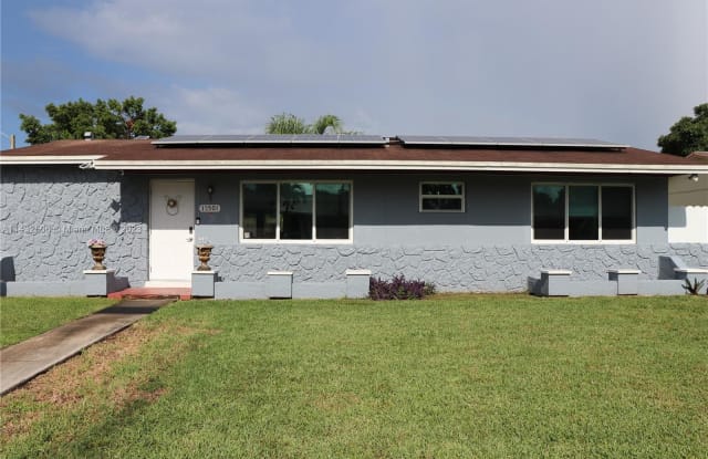 15501 SW 106th Ave - 15501 Southwest 106th Avenue, Palmetto Estates, FL 33157