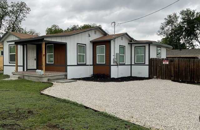 2703 Menchaca