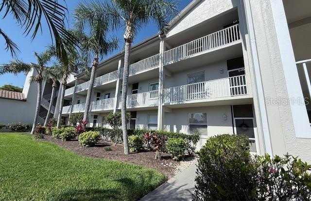 8755 OLDE HICKORY AVENUE