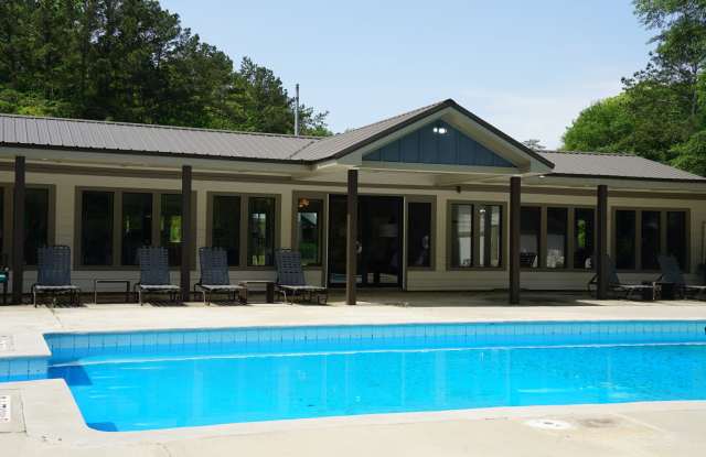 Cross Creek Apartments