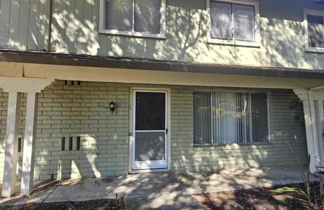 68 Fountainhead Court