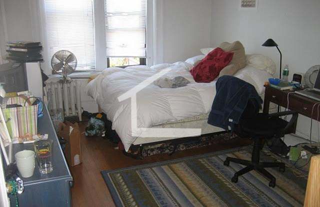 HOT FENWAY LISTING!!!!!