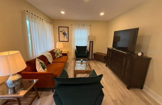 2006 20TH STREET COURT W