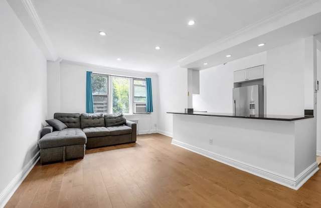 3750 Hudson Manor Ter Apt 1DW