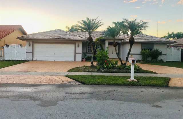 320 NW 135th Ave - 320 Northwest 135th Avenue, Tamiami, FL 33182