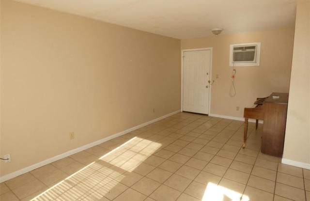 910 Nelson Apt. A