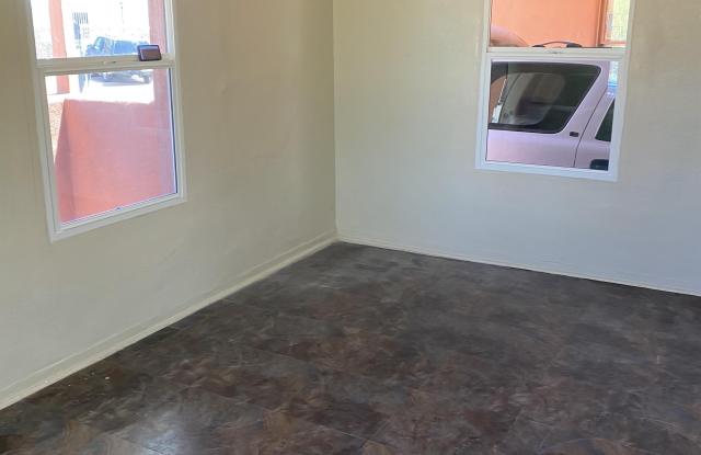 4120 South 4th Avenue - 1