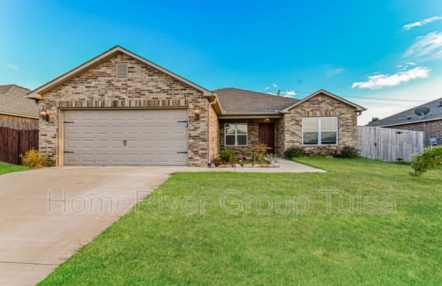 1207 W Missouri Ave - 1207 South Missouri Avenue, Claremore, OK 74019