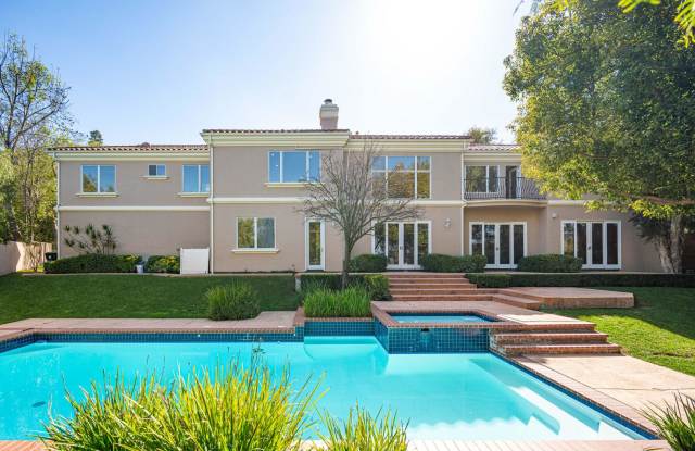 Elegant Dream Escape - Hills of Studio City - 11221 Briarcliff Lane, Los Angeles, CA 91604