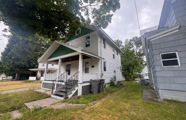 628 W Thomas St
