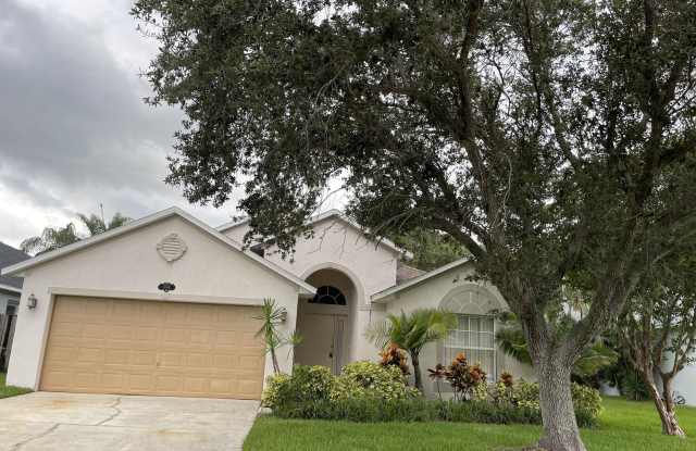 1044 Sedgewood Circle