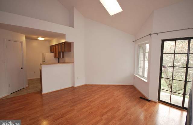 10825 AMHERST Avenue unit: F