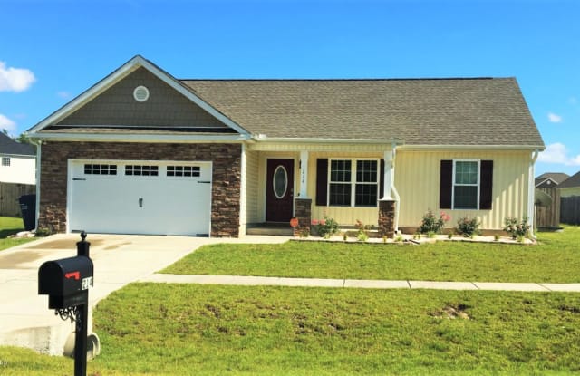 214 Riverstone Court - 214 Riverstone Ct, Onslow County, NC 28546